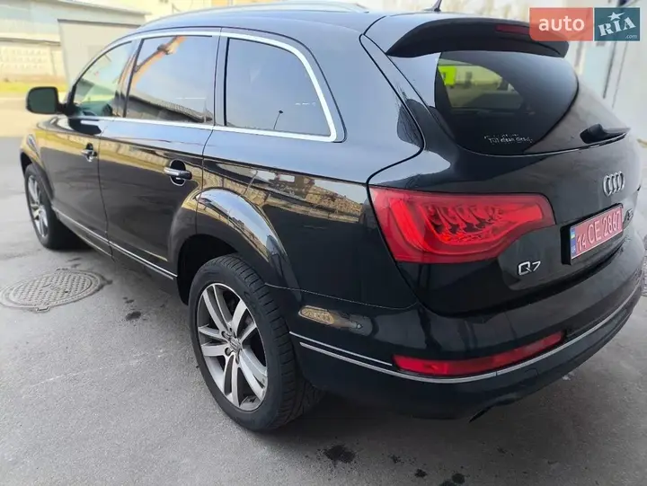 Audi Q7 2011 photo 5