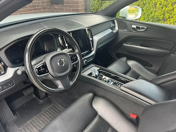 Volvo Xc60 2020 photo 2
