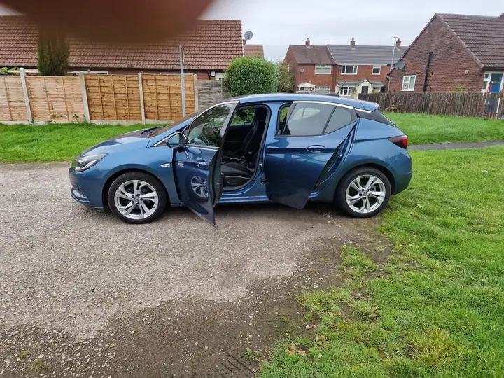 Vauxhall Astra 2015 photo 3