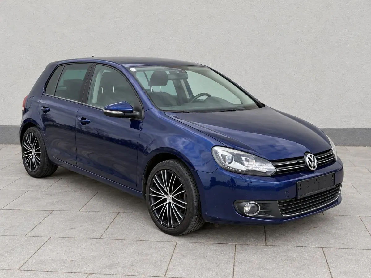 Volkswagen Golf 2011 photo 2