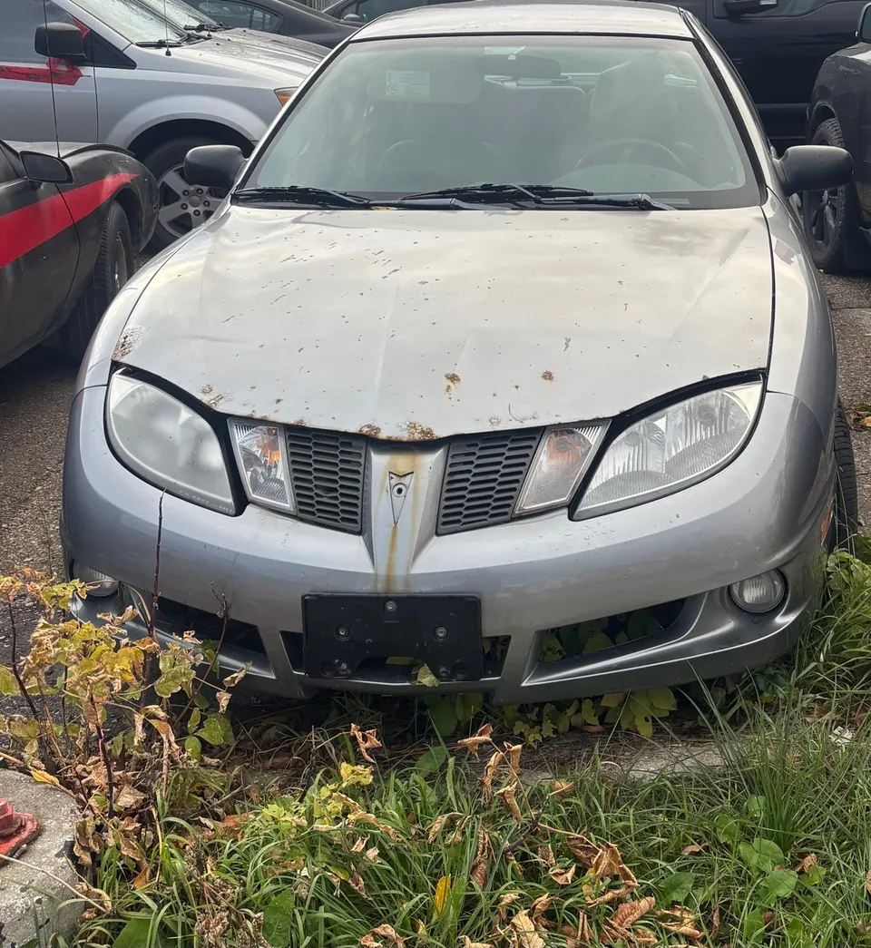 Pontiac Sunfire 2003 photo 2
