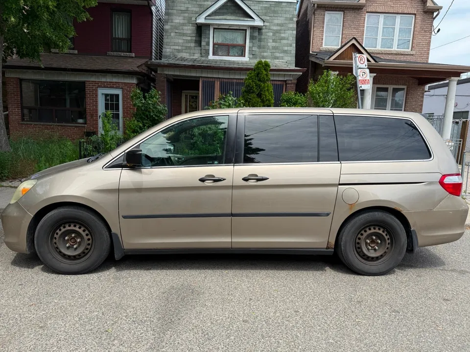 Honda Odyssey 2006 photo 2