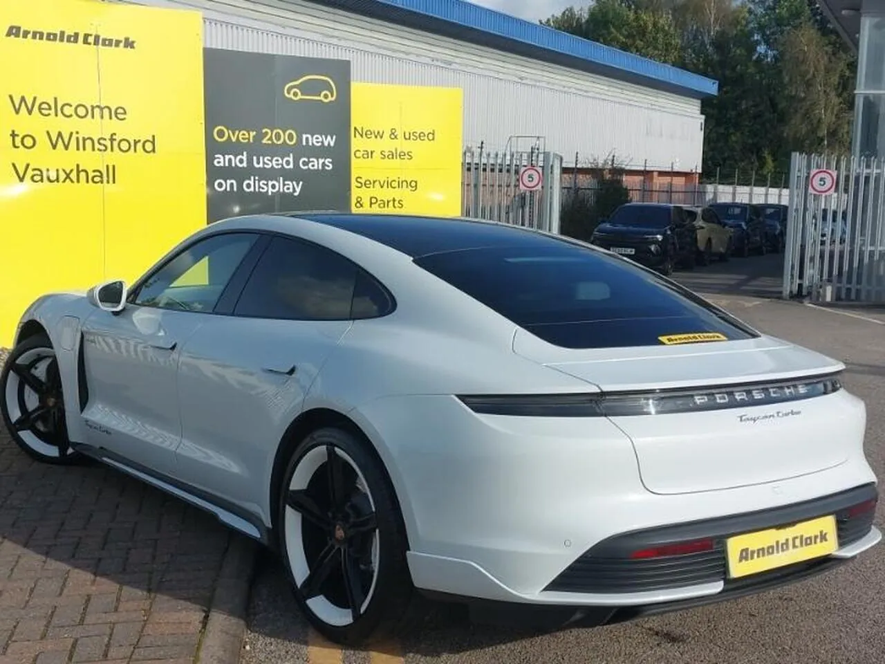 Porsche Taycan 2020 photo 2