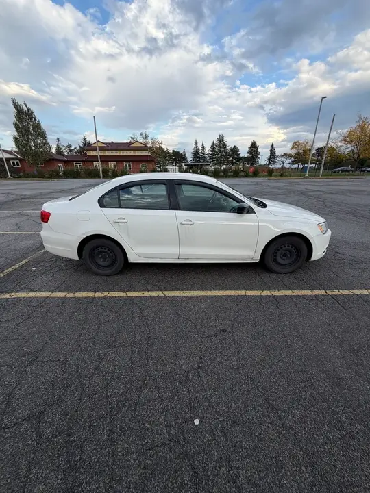 Volkswagen Jetta 2013 photo 2