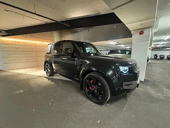 Land Rover Defender 110