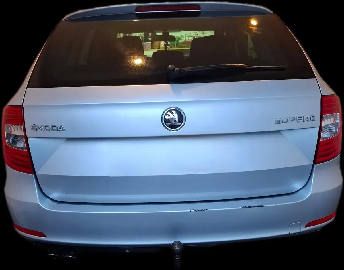 Skoda Superb 2013 photo 2