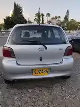 Toyota Vitz 2001 photo 4
