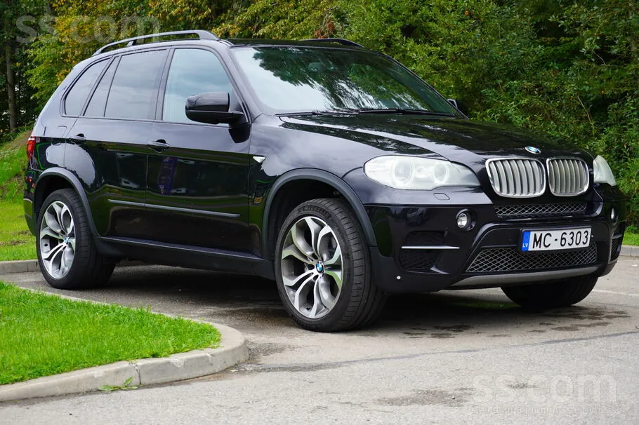 BMW X5 2011 photo 2