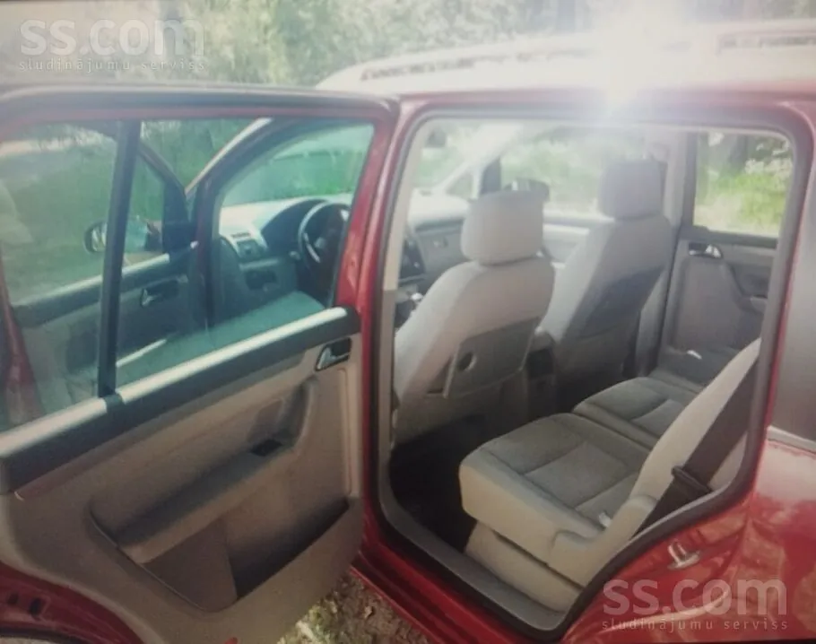 Volkswagen Touran 2004 photo 4