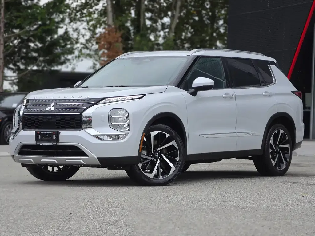 Mitsubishi Outlander 2022 photo 2