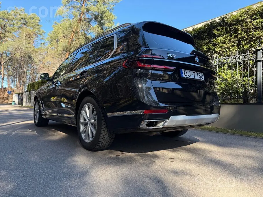 BMW X7 2025 photo 2