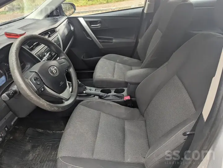 Toyota Auris 2014 photo 5