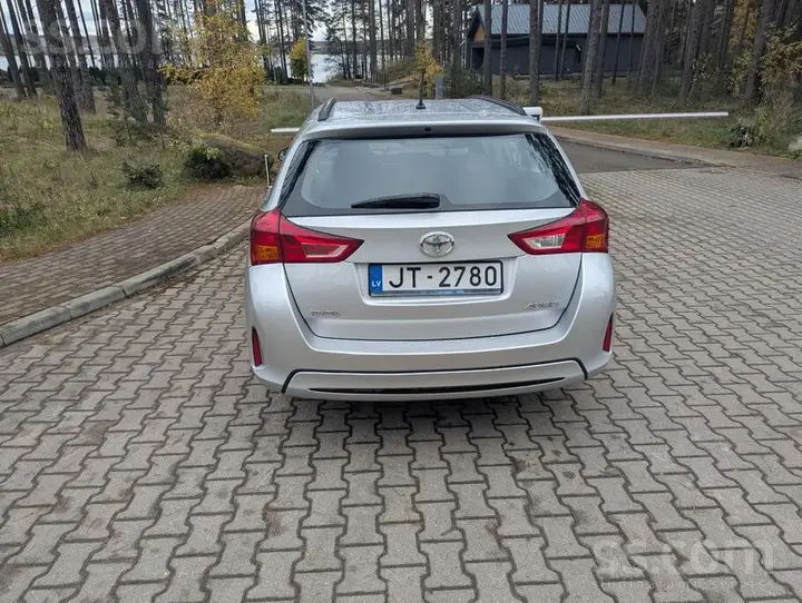 Toyota Auris 2014 photo 4