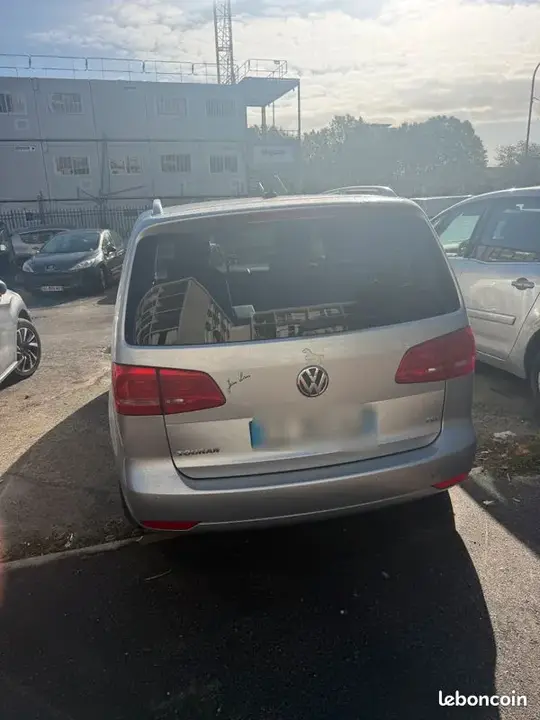 Volkswagen Touran 2013 photo 3