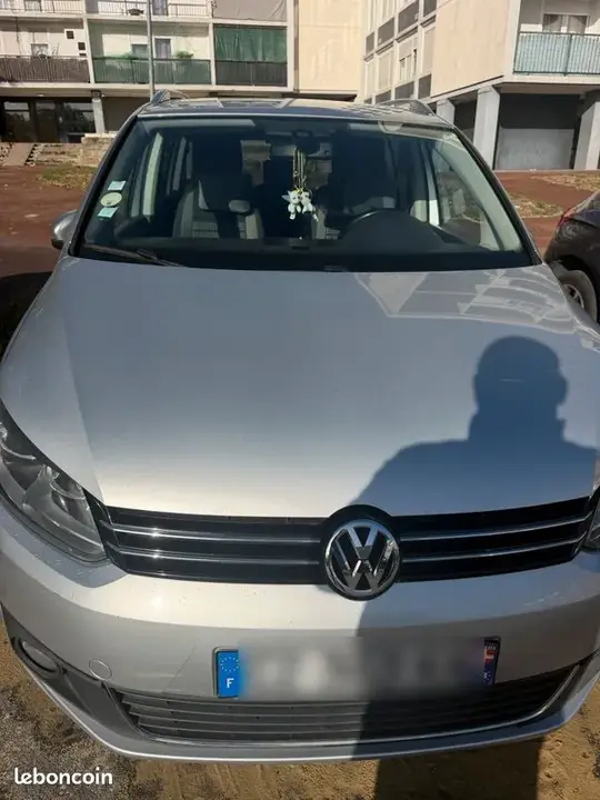 Volkswagen Touran 2013 photo 2