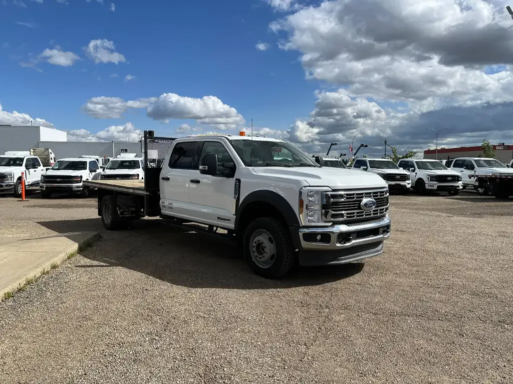 Ford F-550 Super Duty 2024 photo 4
