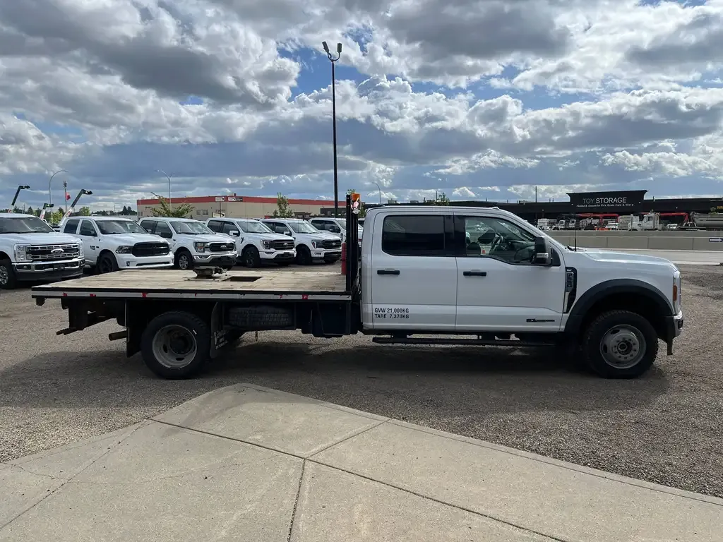 Ford F-550 Super Duty 2024 photo 5
