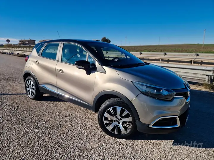 Renault Captur 2017 photo 2