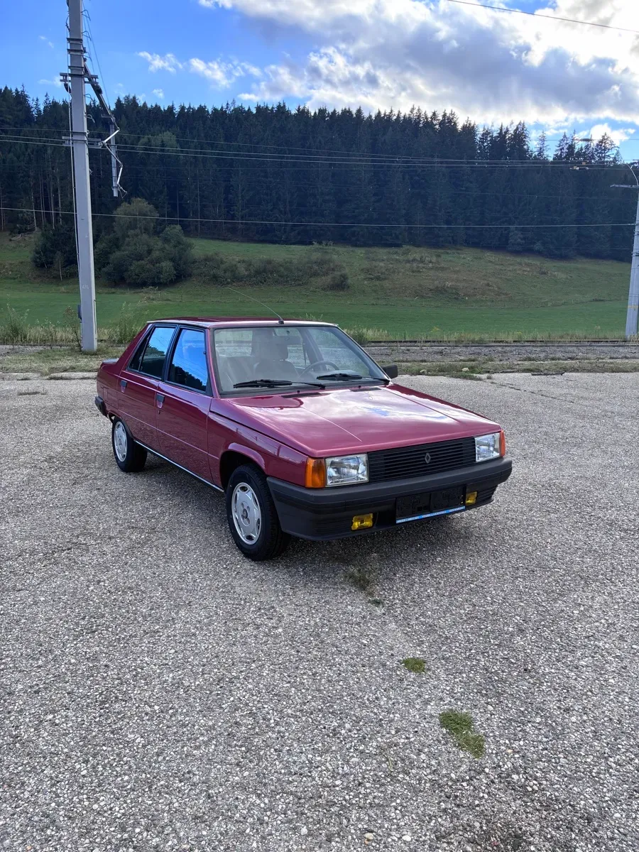 Renault Sonstige 1985 photo 2