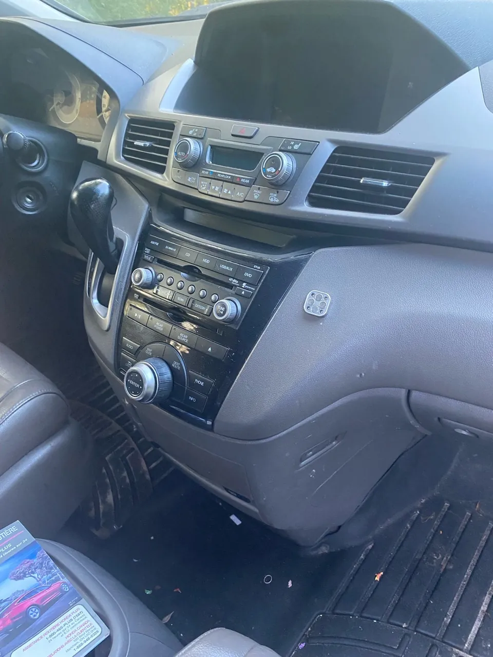Honda Odyssey 2012 photo 2