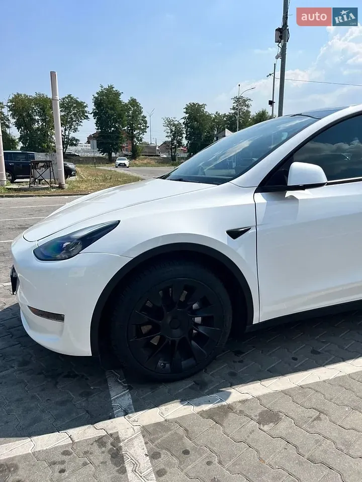 Tesla Model Y 2023 photo 5