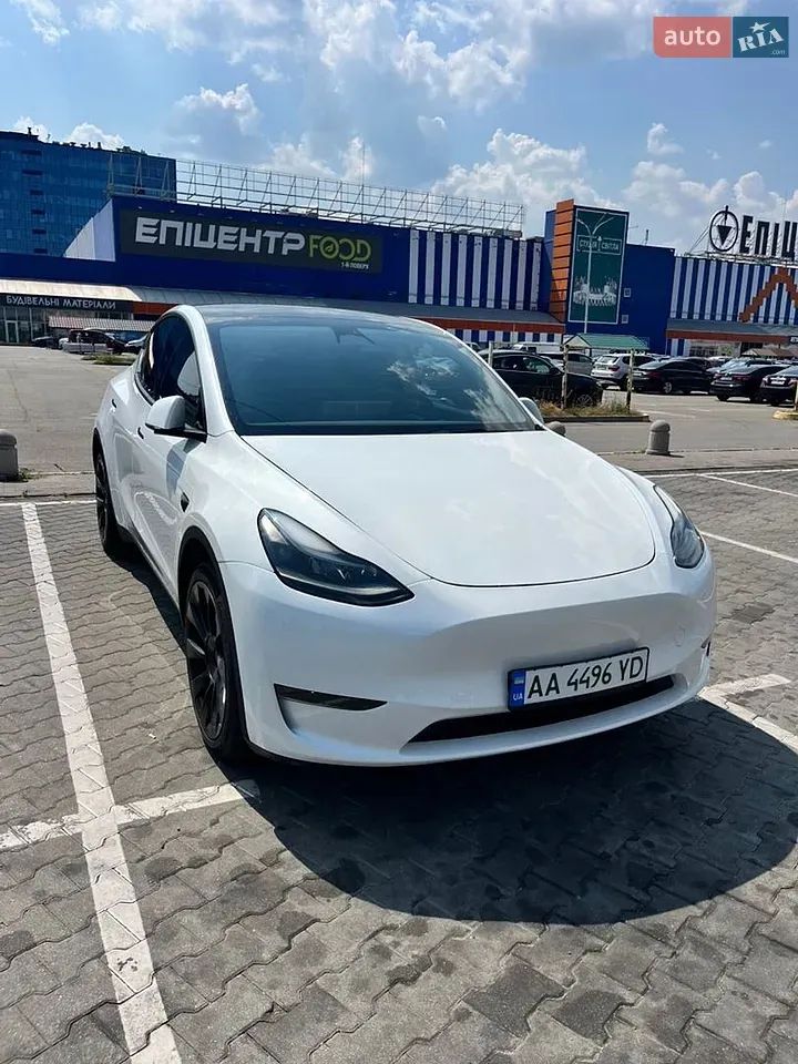 Tesla Model Y 2023 photo 2