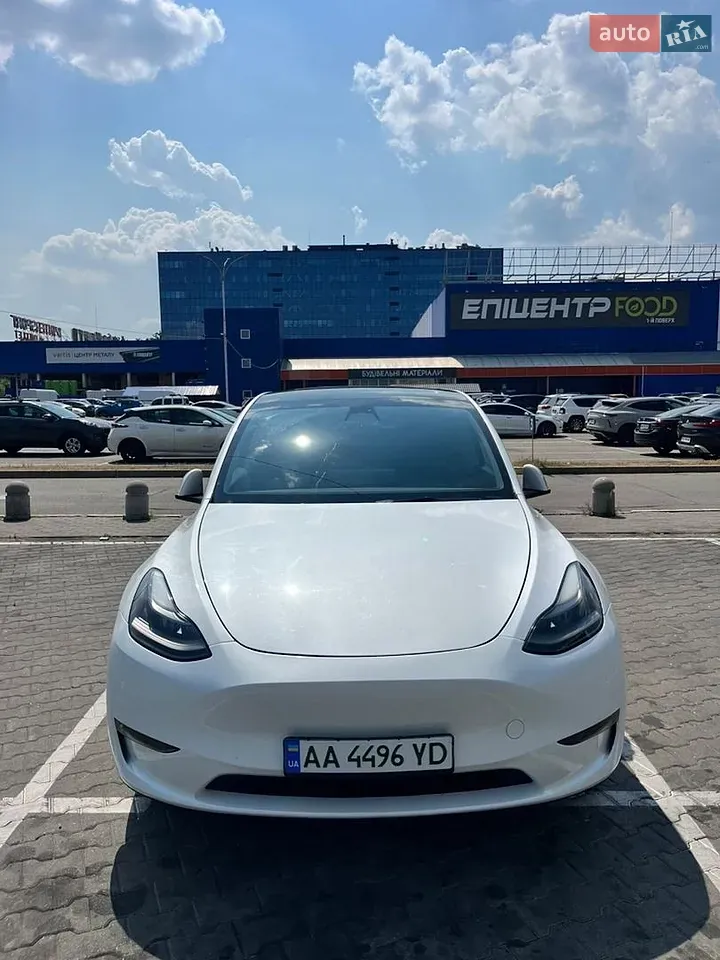 Tesla Model Y 2023 photo 3
