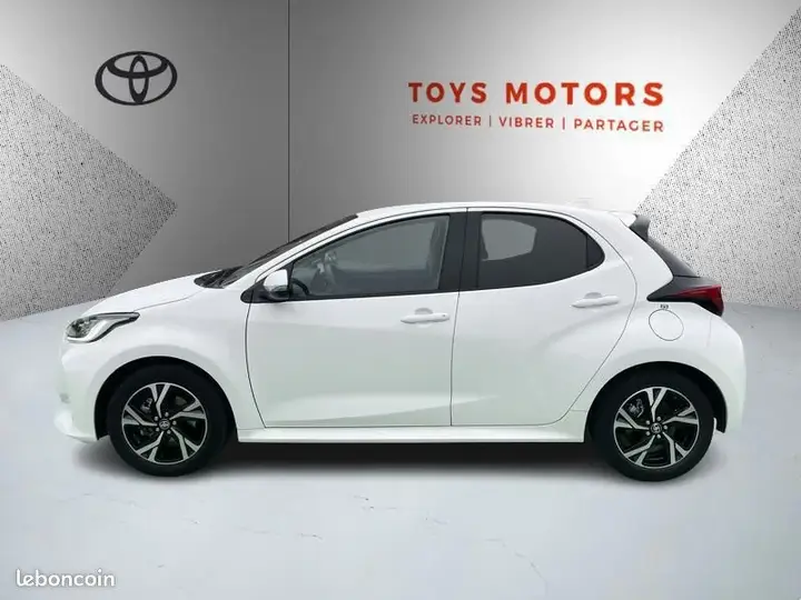 Toyota Yaris 2025 photo 2