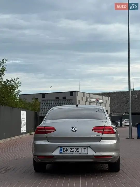 Volkswagen Passat 2015 photo 5