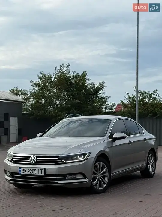 Volkswagen Passat 2015 photo 2