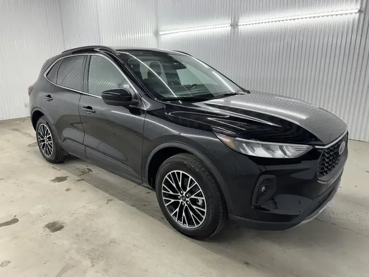 Ford Escape 2025 photo 3