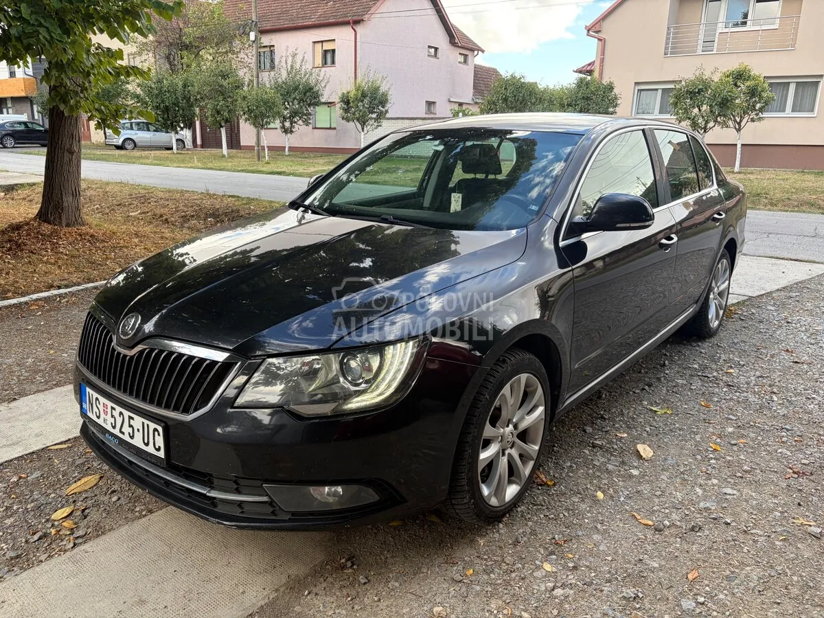 Skoda Superb 2014 photo 2