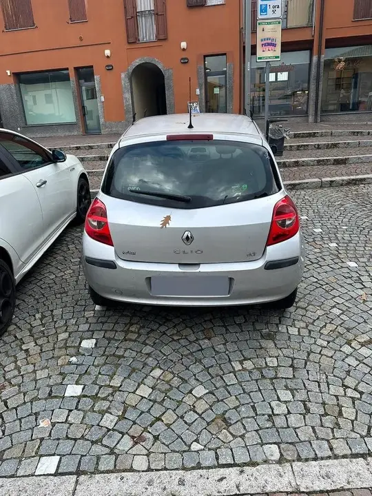 Renault Clio 2008 photo 2