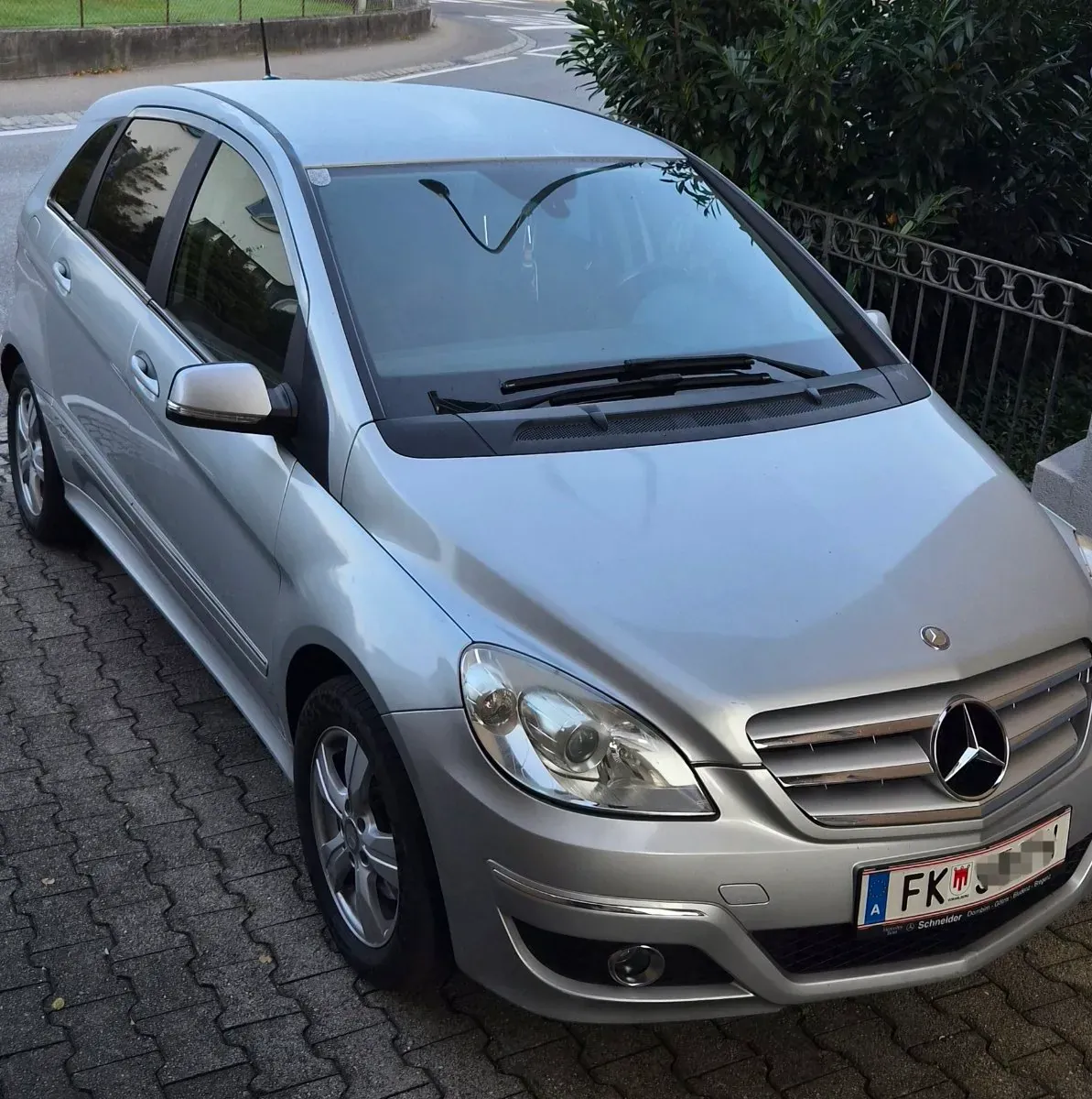 Mercedes-Benz B-Class 2009 photo 2