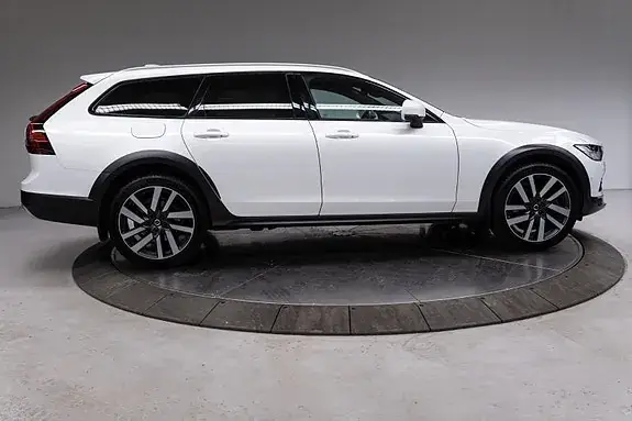 Volvo V90 Cross Country 2022 photo 5