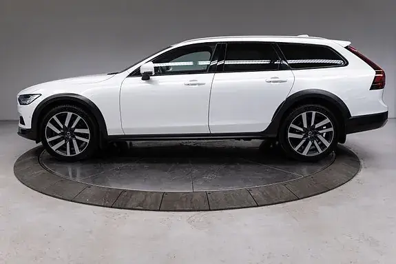 Volvo V90 Cross Country 2022 photo 2