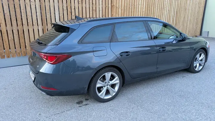 Seat Leon 2022 photo 2