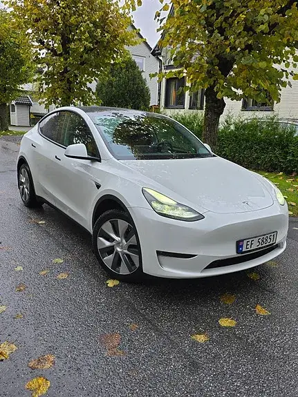 Tesla Model Y 2023 photo 4