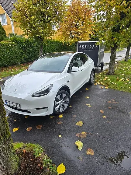 Tesla Model Y 2023 photo 3