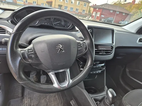 Peugeot 208 2016 photo 5