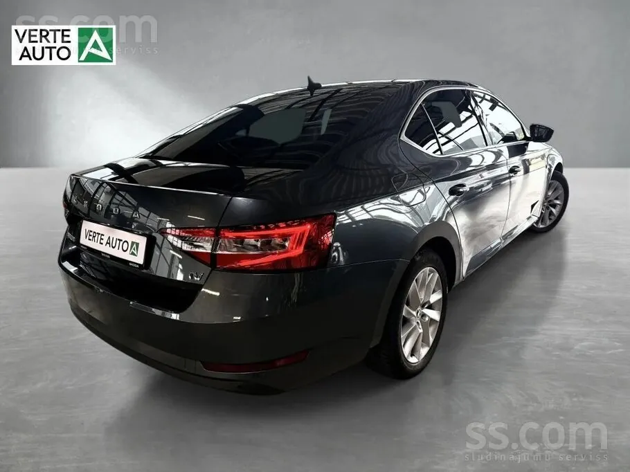 Skoda Superb 2021 photo 4