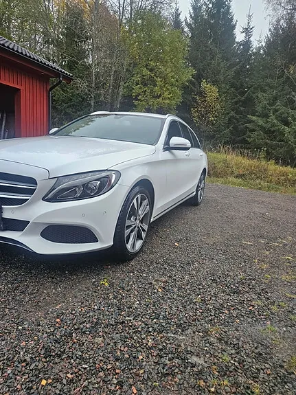 Mercedes-Benz C250 2015 photo 2