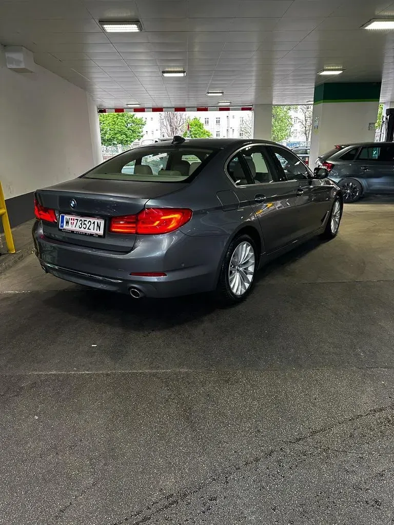 BMW 5 Series 2017 photo 2