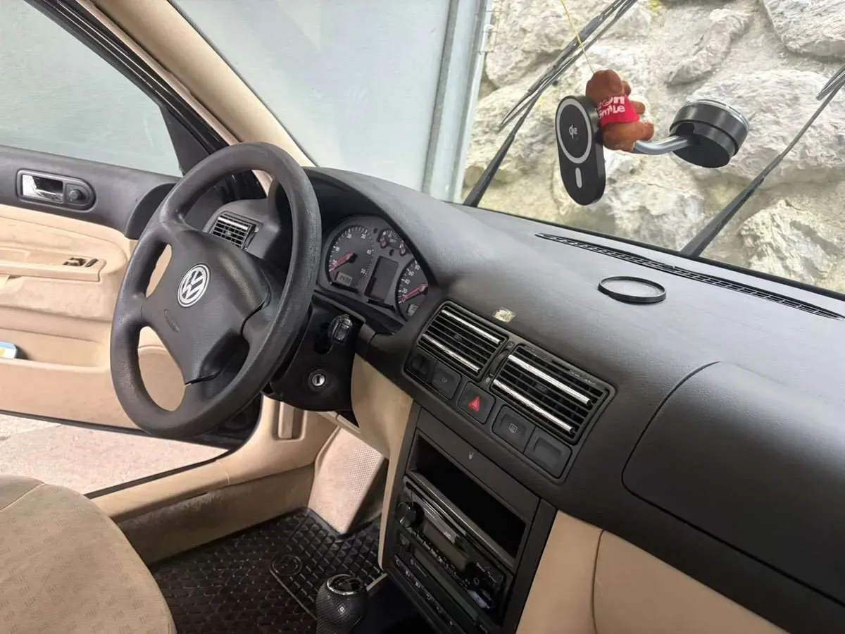 Volkswagen Golf 2002 photo 3