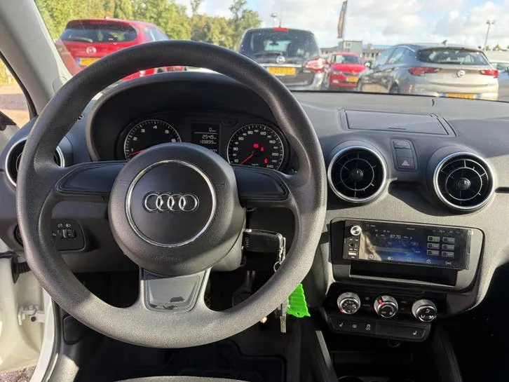Audi A1 2012 photo 3