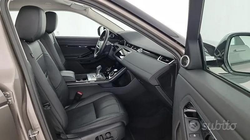 Land Rover Range Rover Evoque 2022 photo 3