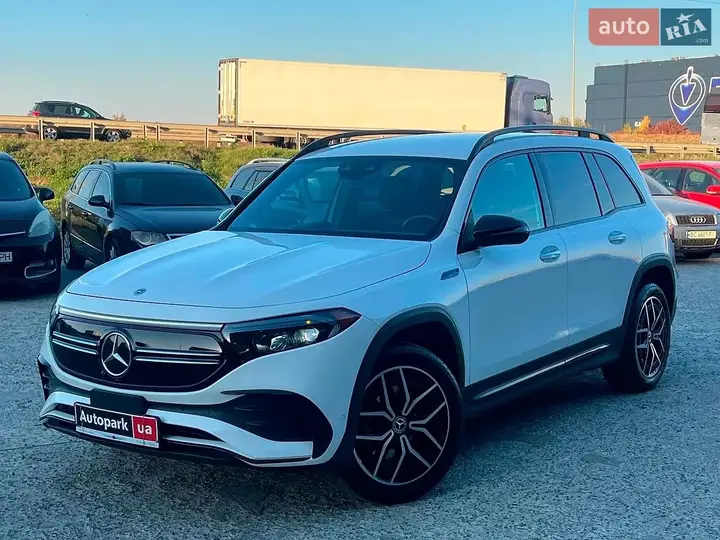Mercedes-Benz Eqb