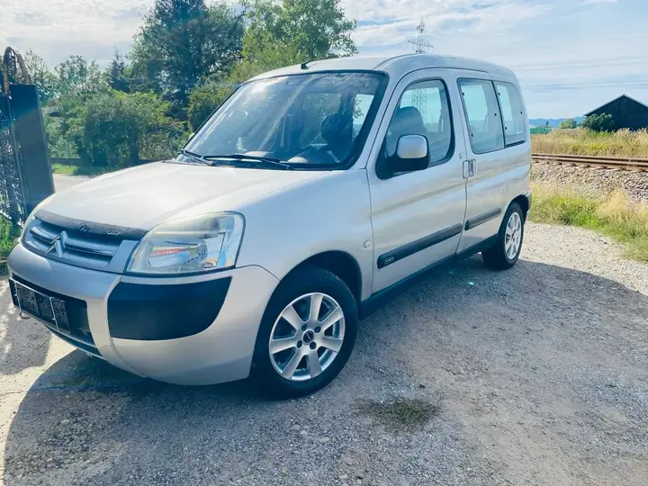 Citroen Berlingo 2004 photo 2