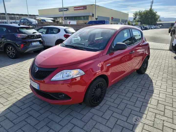 Lancia Ypsilon