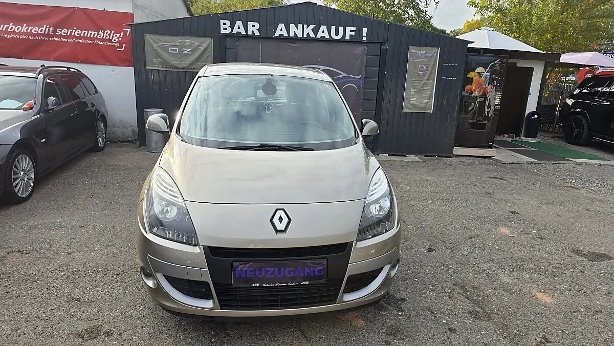 Renault Grand Scénic 2011 photo 2